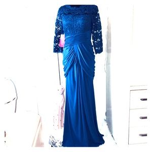 ADRIANNA PAPELL BEADED FORMAL GOWN PROM OR WEDD